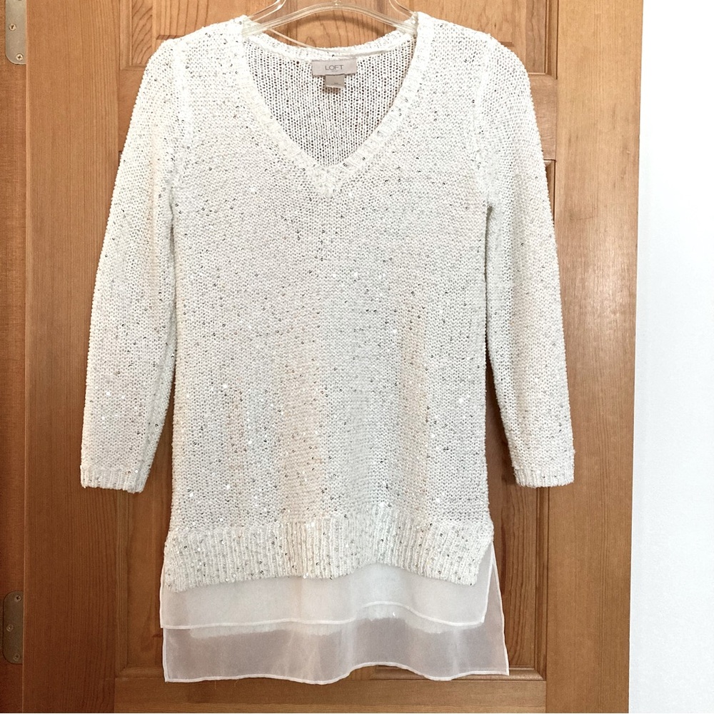 LOFT Outlet V-Neck Sweater 
Size: XS, Off White/Silver Sequins, 3/4 sleeves